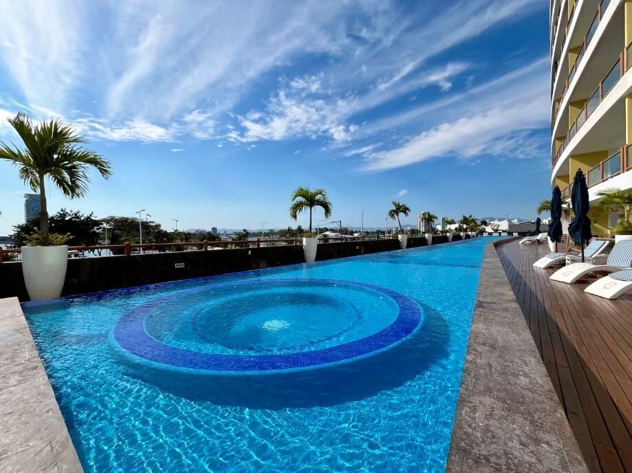 Deluxe Apartment | Pool | Outdoor pool