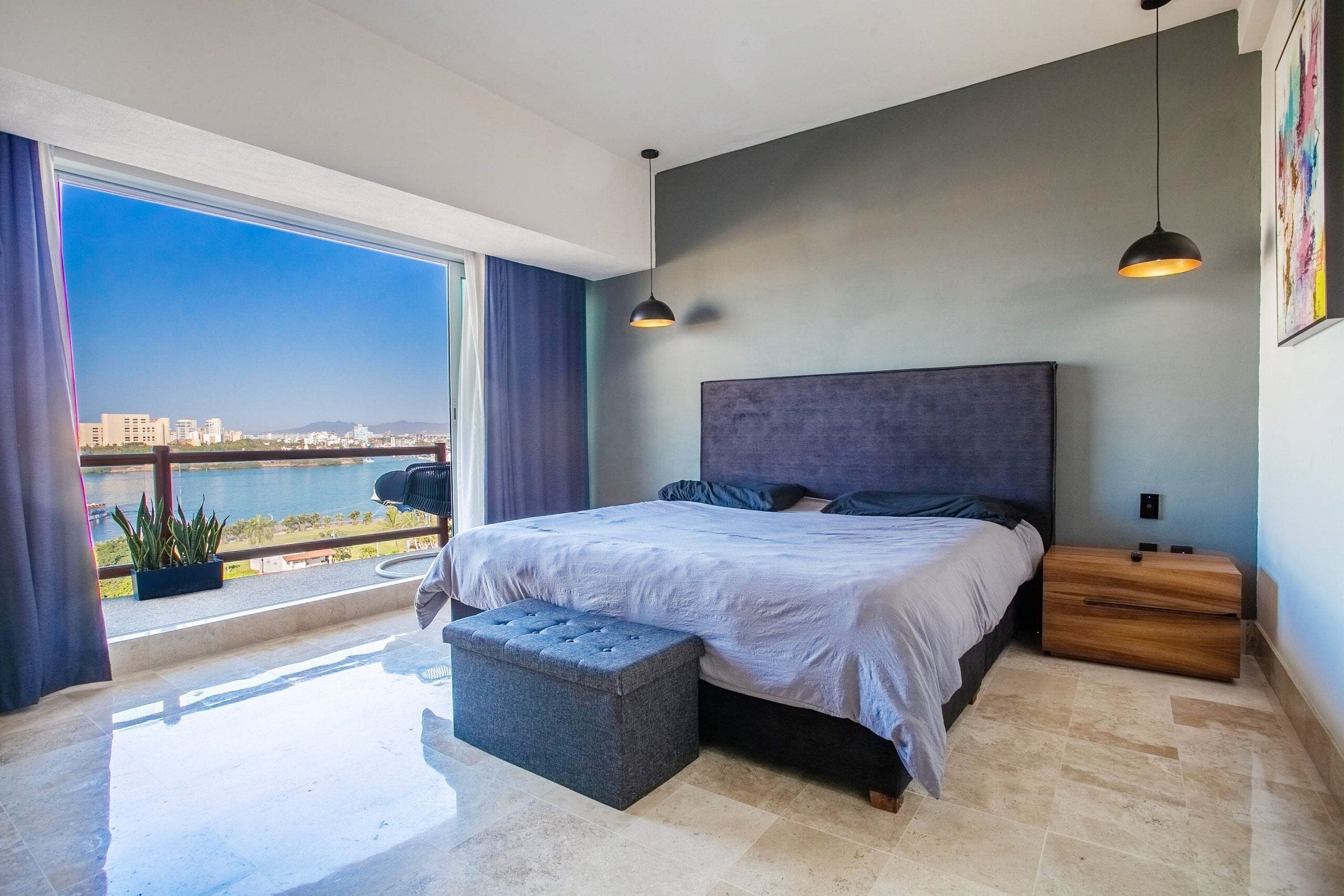 Apartment | Egyptian cotton sheets, premium bedding, pillowtop beds