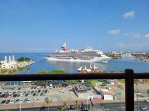 View from room - Deck12 Casino and Resort by Monyxbnb (Puerto Vallarta)