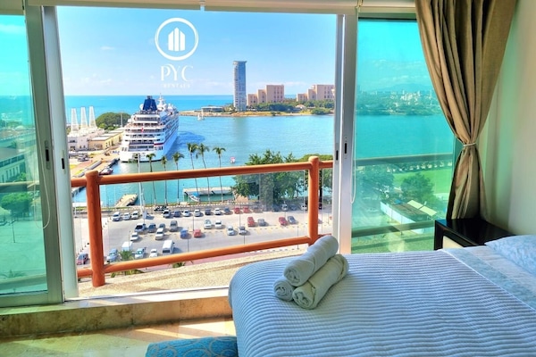 Traditional Apartment | Egyptian cotton sheets, premium bedding, pillow-top beds