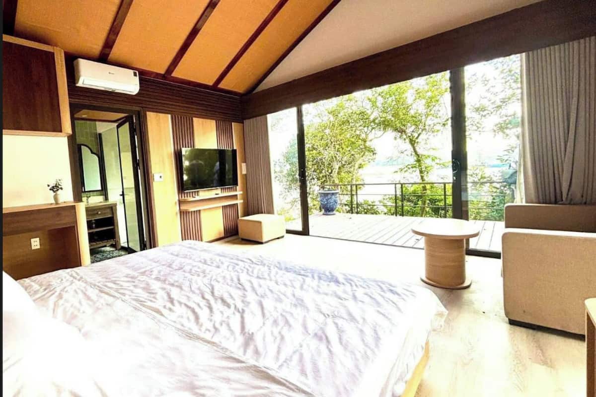 Suite monolocale Executive, vista spiaggia | Postazione laptop, Wi-Fi gratuito