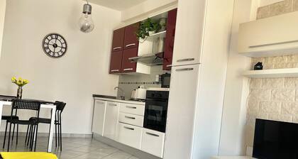 Casa Alice Apartment sleeps 4 in the center of Nizza Monferrato