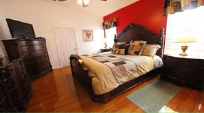 4 bedrooms, iron/ironing board, WiFi, bed sheets