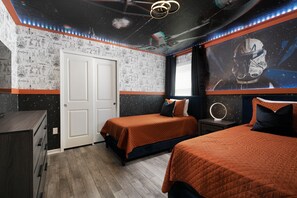 10 habitaciones, escritorio y tabla de planchar con plancha 