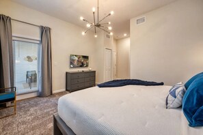 3 habitaciones, tabla de planchar con plancha, internet y ropa de cama 