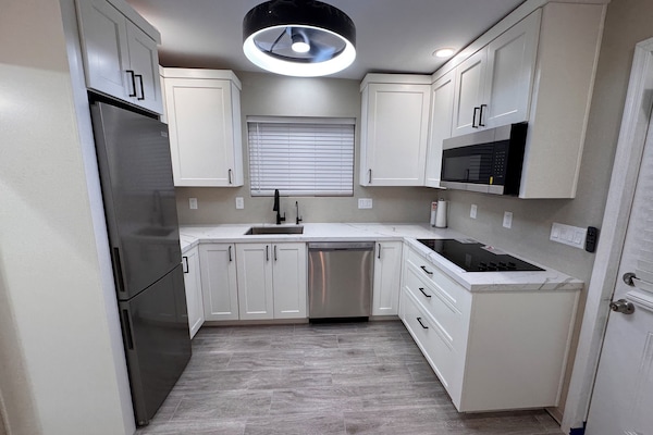 Micro-ondes, plaque de cuisson, lave-vaisselle