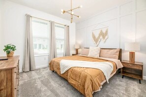 8 bedrooms, iron/ironing board, internet, bed sheets