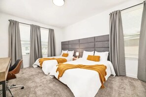 6 quartos, ferros/tábuas de passar roupa, acesso à internet