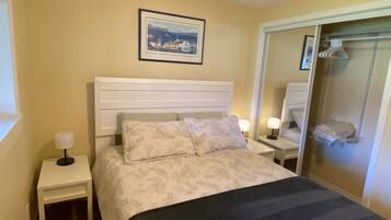 1 bedroom, desk, iron/ironing board, WiFi (free)
