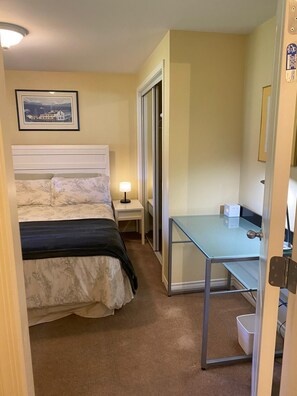 1 bedroom, desk, iron/ironing board, free WiFi