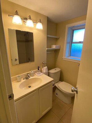 Towels, soap, shampoo, toilet paper