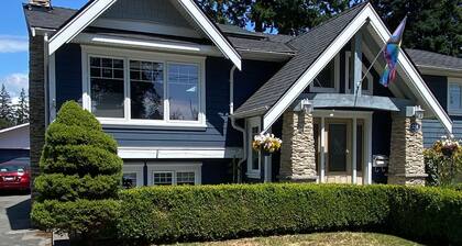 Ravenâs Nest â Cozy Lower OneâBedroom Suite