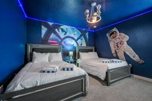 9 bedrooms, iron/ironing board, Internet, bed sheets