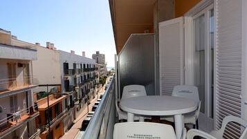 Apartment | Outdoor dining