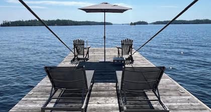 Lakefront 5 Bedroom + 5 bathroom Cottage w/ Boat on Miller Island Muskoka