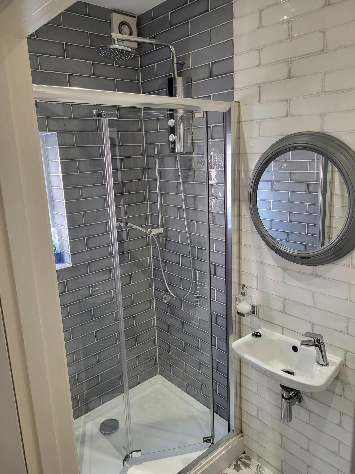 Shower, towels, toilet paper