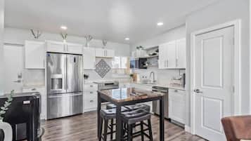 Microwave, stovetop, dishwasher