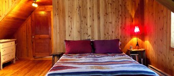 Beautiful large house in Gaspésie, close to the sea. 5 min walk to the beach!