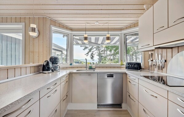 Fridge, dishwasher, coffee/tea maker