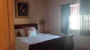 2 bedrooms, iron/ironing board, WiFi, bed sheets