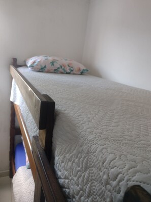 2 quartos, Wi-Fi de cortesia, roupa de cama