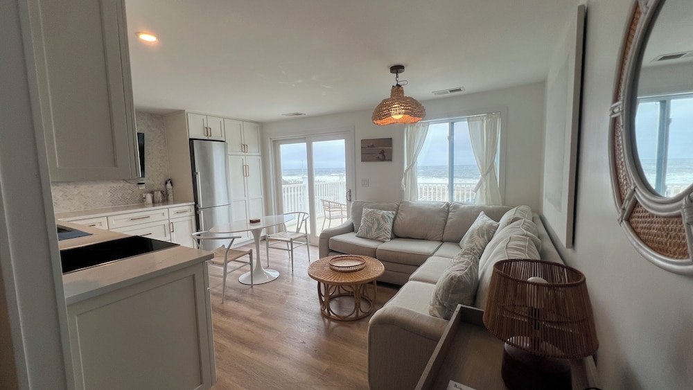 Driftwood Motel by null