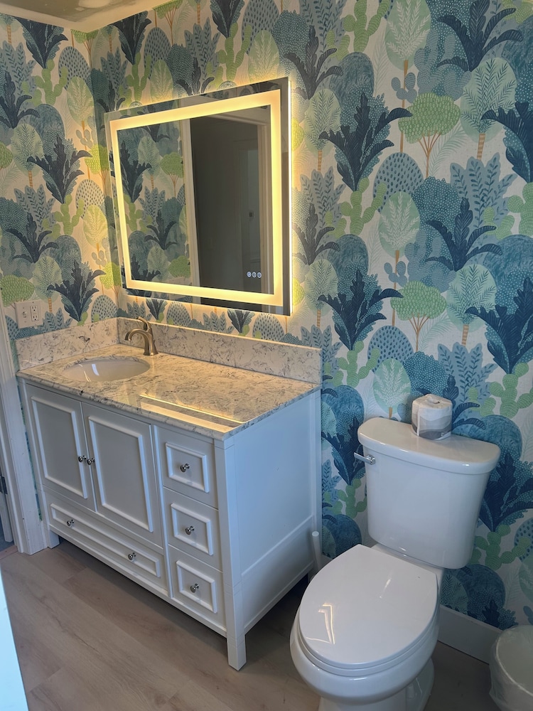 Driftwood Motel by null