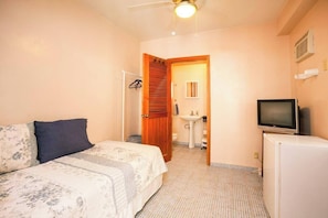 4 chambres, fer et planche à repasser, Wi-Fi, draps fournis