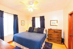 4 室のベッドルーム、アイロン / アイロン台、WiFi、ベッドシーツ