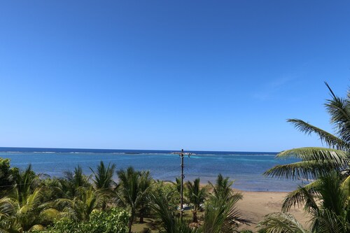 4-bedroom house in delightful Sandy Bay with AC, WiFi. Enjoy your stay