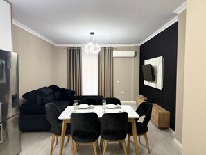 Dining - Stylish apartment near Dry Lake, ideal for 3 guests – clean, quiet, and cozy! (Sauk)