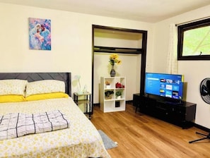 2 bedrooms, iron/ironing board, WiFi, bed sheets