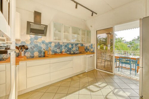 Apartment in L'hermitage Near Lagoon Beach