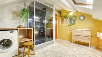Apartemen | Kamar mandi | Pengering rambut
