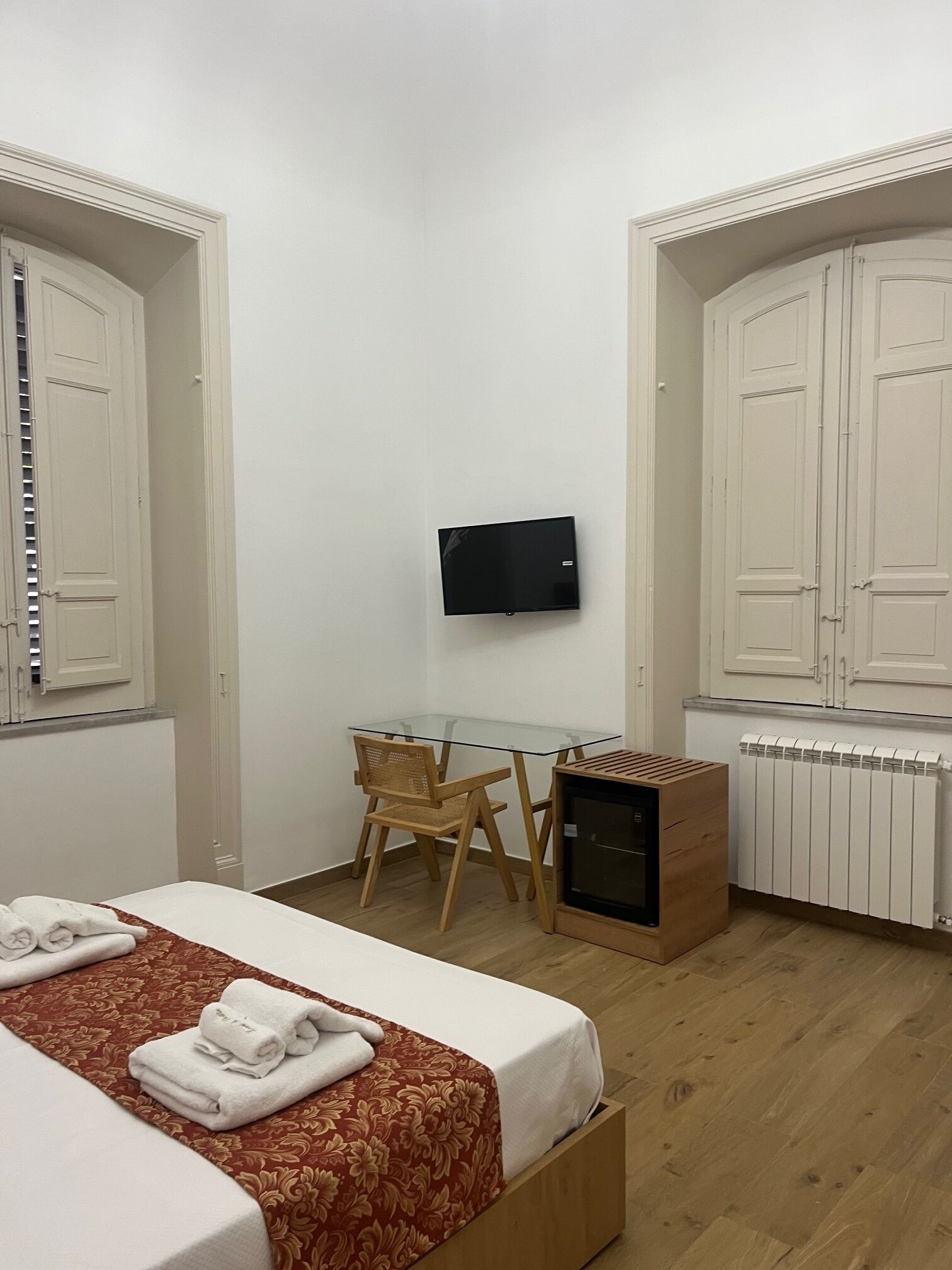 1 camera, Wi-Fi, lenzuola