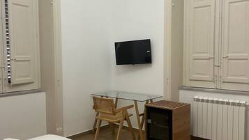 1 camera, Wi-Fi, lenzuola