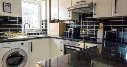 2 bed luxury cosy home in Manchester