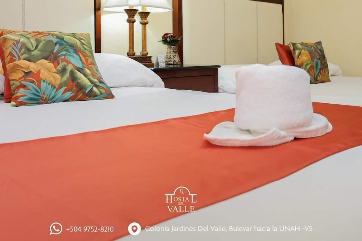 Dobbeltrom – basic | Safe på rommet, skrivebord, strykejern/-brett og wi-fi (inkludert)