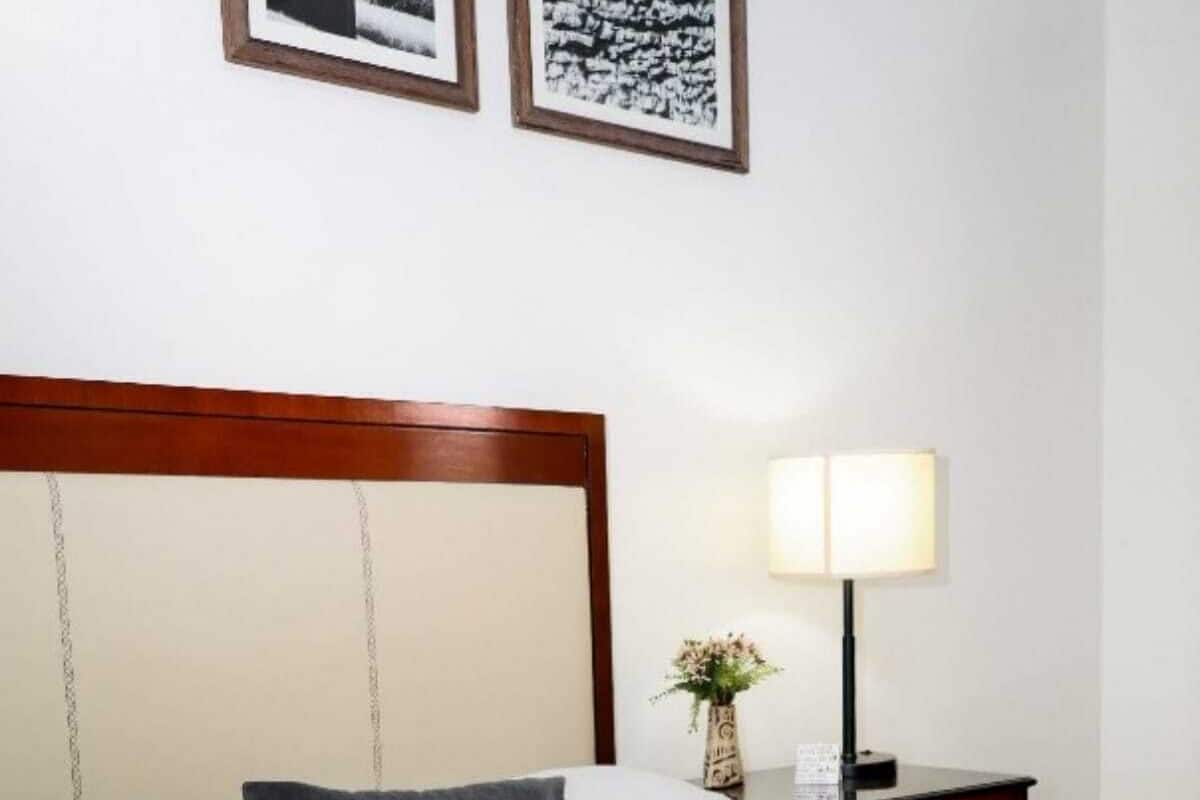 Basic Single Room | In-room safe, desk, iron/ironing board, free WiFi