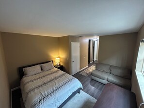 3 slaapkamers, een strijkplank/strijkijzer, beddengoed