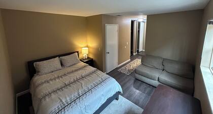 Beautiful 3 Bed 3 Bath Home Walk to SDSU Fully Furnished Garage + Utilities