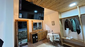 Standard Apartment | Dapur peribadi | Peti sejuk mini, dapur, mesin basuh pinggan mangkuk 