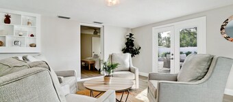 Saltwater Heated Pool + HotTub : Tropical Terrace