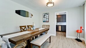 Dining - Saltwater Heated Pool + HotTub : Tropical Terrace (Bradenton)