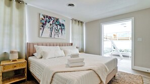 4 bedrooms, iron/ironing board, WiFi, bed sheets