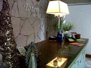 Lobby - Totem de Mar (Valeria del Mar)