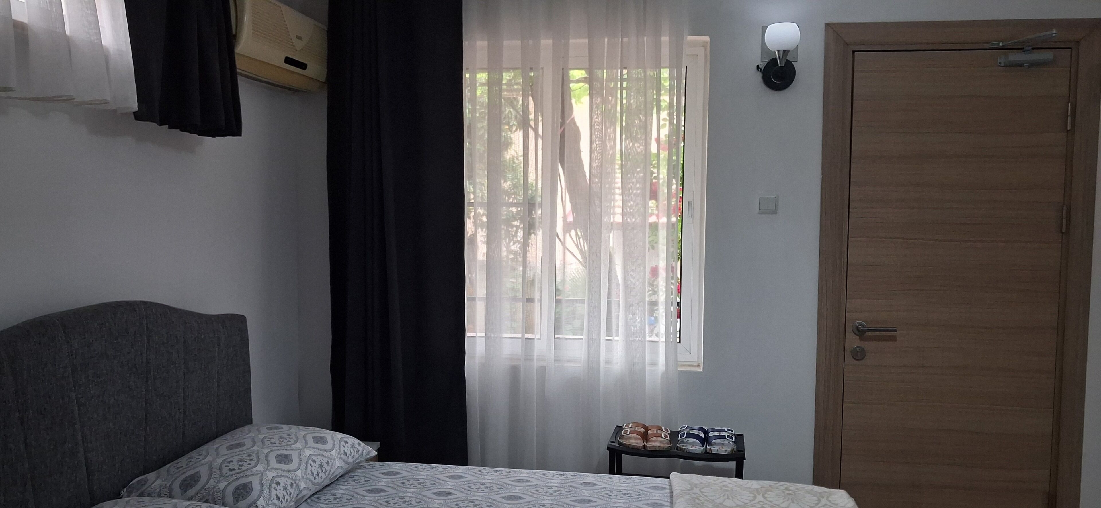 Comfort-Apartment, Mehrere Betten, Küche, Gartenblick | Laptopgeeigneter Arbeitsplatz, Verdunkelungsvorhänge