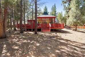 Front of property - Redwood Elegance (Big Bear City)