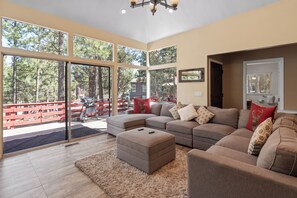 TV - Redwood Elegance (Big Bear City)