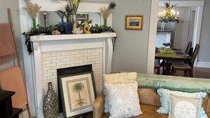 Smart TV - Charming Urban Oasis with Balcony in Savannah! (Savannah)